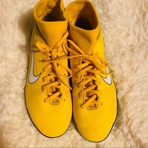 ❌Nike indoor soccer shoes (non spikes) ❌